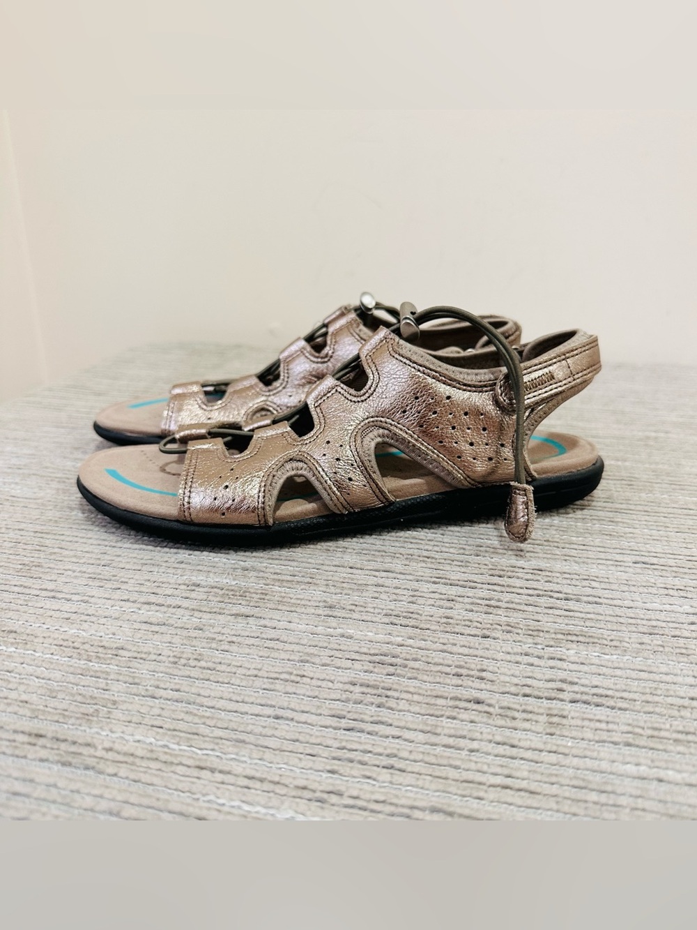 Ecco Womens Sandals Vibration II Toggle Size US 8/EUR 39 Bronze Metallic Sandals